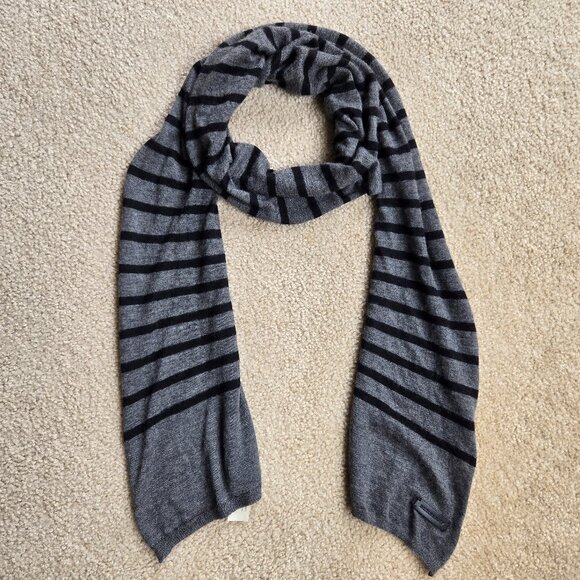 NWOT Burberry Knit Cashmere Striped Curved Scarf